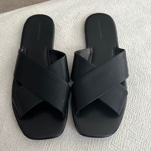 Banana republic, black, leather crossover slide
